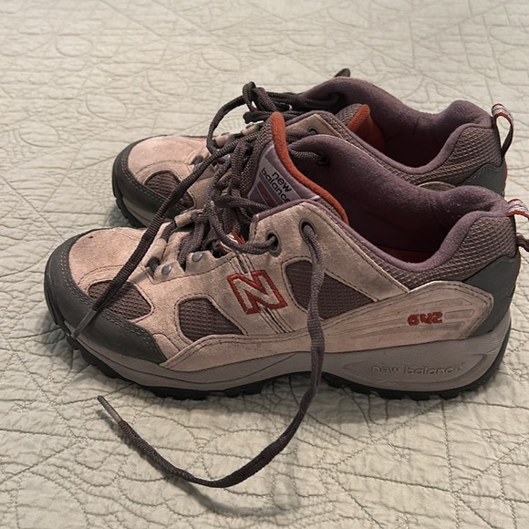 New Balance hikers. Used but not worn out! Very comfortable Smoke free pet free - Picture 5 of 5
